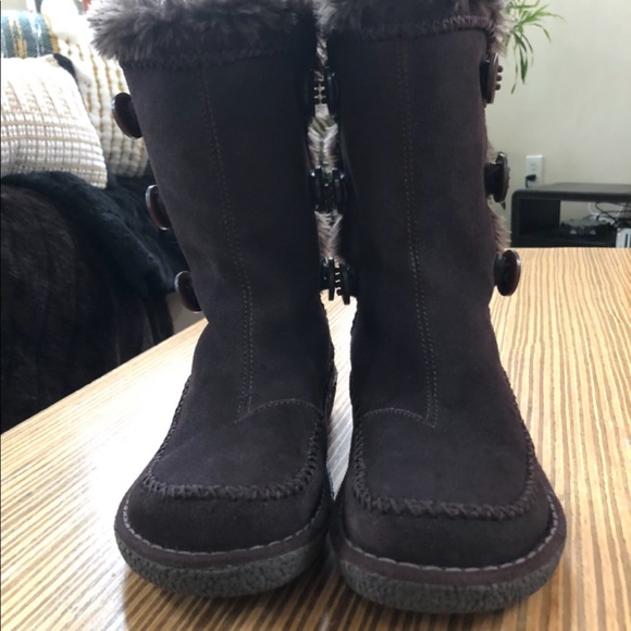 Encanto Faux Fur lined Boots with Side Buttons - Picture 2 of 8